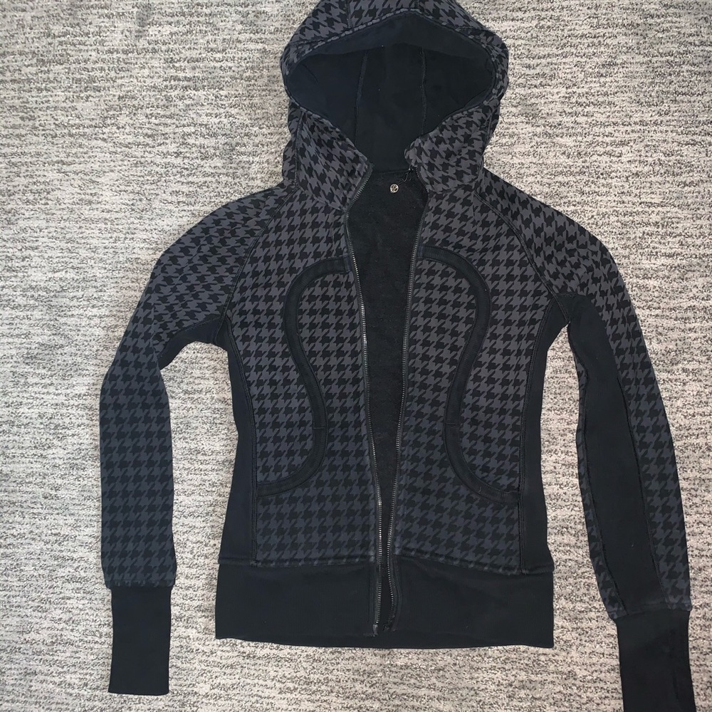 Black LuluLemon Jacket